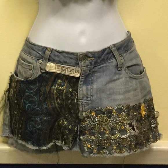 Denim custom skirt - Picture 1 of 3